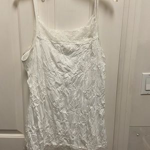 EUC Beautiful Lacey camisole